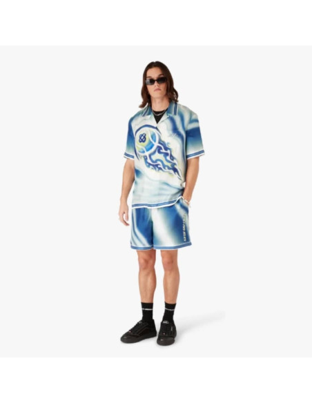 Chemise à manches courtes en soie The Art Of The Serve Bleue Homme Casablanca présentée portée de face｜Boutique Homme Toulouse