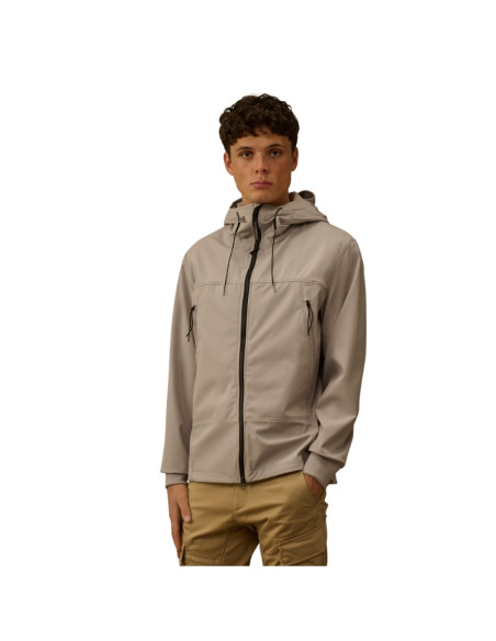 Veste Goggle Shell-R Dove Grise Homme C.P Company présentée portée de face｜Magasin Homme Toulouse