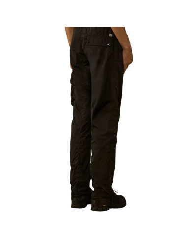 Pantalon Cargo Chrome-R Ergonomique Lens Noir Homme C.P Company présenté porté de dos｜Boutique Homme Toulouse