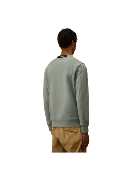 Sweatshirt Coton Diagonal Silver Blue Homme C.P Company présenté porté de dos｜Boutique Homme Toulouse