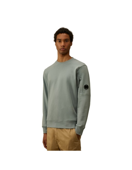 Sweatshirt Coton Diagonal Silver Blue Homme C.P Company présenté porté de face｜Boutique Homme Toulouse