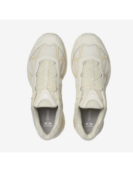 Sneaker XT-Whisper Vanilla Ice Almond Milk Homme Salomon présentée portée de haut｜Magasin Homme Toulouse