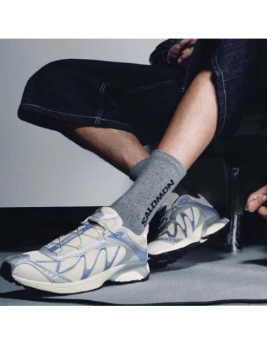 Sneaker XT-Whisper Vanille / FTW Silver / Persi Homme Salomon présentée portée de face｜Magasin Homme Toulouse
