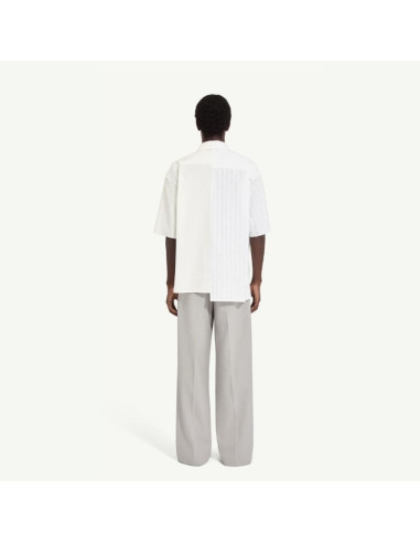 Chemise bicolore en popeline de coton Blanc Homme MM6 présentée portée de dos｜Magasin Homme Toulouse