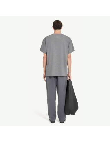 T-shirt Numeric Gris Homme MM6 présenté porté de dos｜Boutique Homme Toulouse