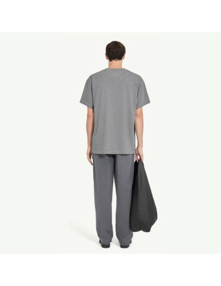 T-shirt Numeric Gris Homme MM6 présenté porté de dos｜Boutique Homme Toulouse