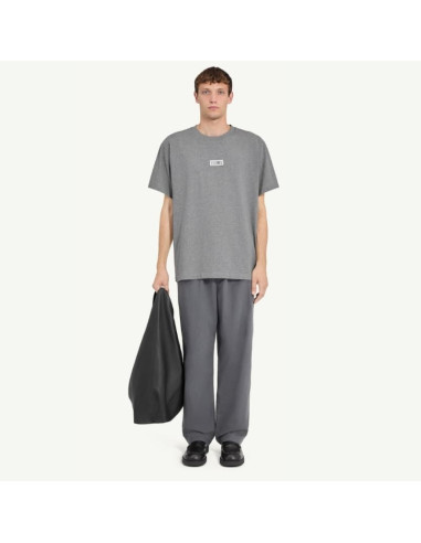 T-shirt Numeric Gris Homme MM6 présenté porté de face｜Boutique Homme Toulouse