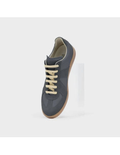 Sneakers Replica Anthracite Homme Margiela présentée portée de face｜Magasin Homme Toulouse 2