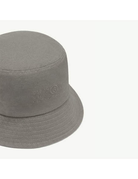Bob En Toile De Coton Gris Bleu Homme MM6 présenté zoomé｜Boutique Homme Toulouse