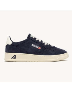 Sneakers Medalist Low Daim Space et Blanc Homme Autry présentées portées de face｜Magasin Homme Toulouse