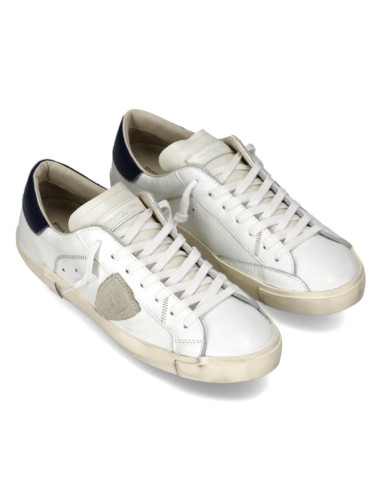 Sneaker Prsx Blanc et Bleu Océan Homme Philippe Model présentée portée de profil｜Magasin Homme Toulouse
