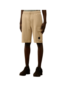 Short Cotton Diagonal Fleece Cargo Frozen Dew - White Homme C.P Company présenté porté de face｜Boutique Homme Toulouse