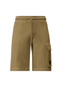 Short Cotton Diagonal Fleece Cargo Gris Moss Homme C.P Company présenté porté de face｜Boutique Homme Toulouse 2