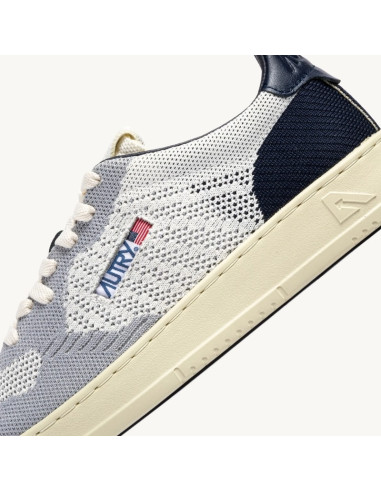 Sneakers Medalist Easeknit Low En Mesh Ivoire Space Et Loft Homme Autry présentés de face｜Boutique Homme Toulouse