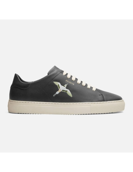 Sneakers Clean 90 B Bird Off Black et Off White Homme Axel Arigato présentés portés de face｜Boutique Homme Toulouse
