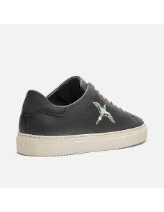 Sneakers Clean 90 B Bird Off Black et Off White Homme Axel Arigato présentés portés de face｜Boutique Homme Toulouse 2