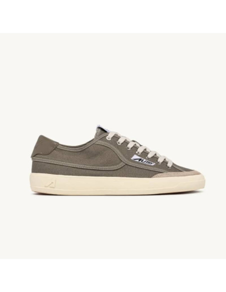 Sneakers Windscape Low En Toile Military Homme Autry présentées portées de face｜Magasin Homme Toulouse