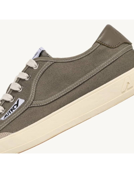 Sneakers Windscape Low En Toile Military Homme Autry présentées de face｜Magasin Homme Toulouse