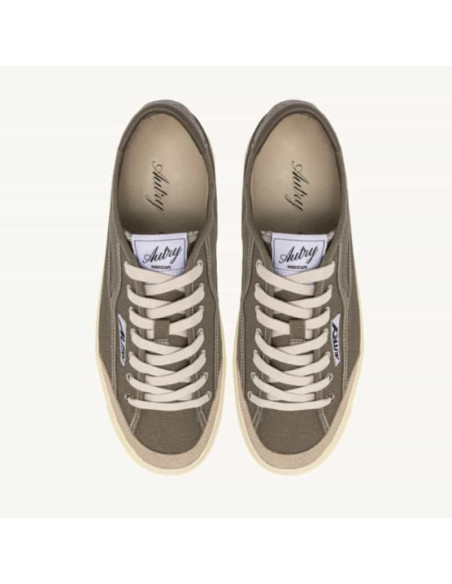 Sneakers Windscape Low En Toile Military Homme Autry présentées portées de haut｜Magasin Homme Toulouse