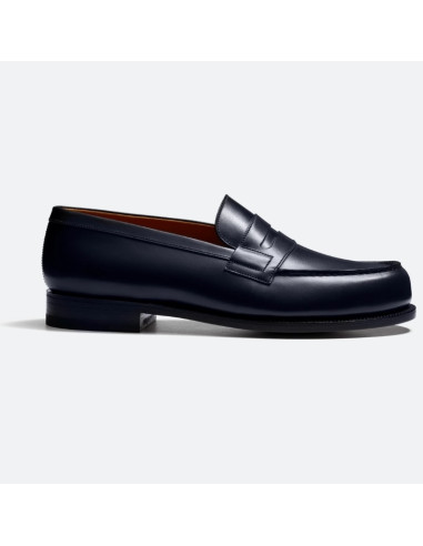 Chaussure De Ville Mocassin 180 Box Bleu Homme J.M Weston présentée portée de face｜Magasin Homme Toulouse