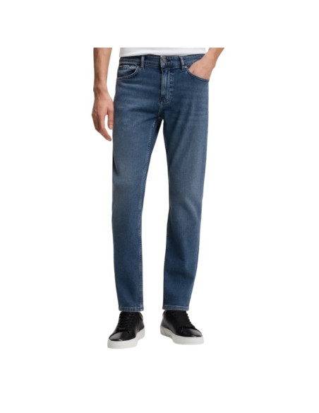 Jean Slim Delaware Bleu Denim Homme BOSS présenté porté de face｜Boutique Homme Toulouse