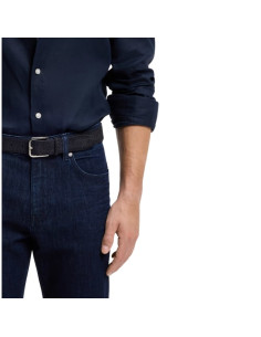 Ceinture En Cuir Suédé Tressé Bleu Foncé Homme Boss présenté porté de face｜Boutique Homme Toulouse