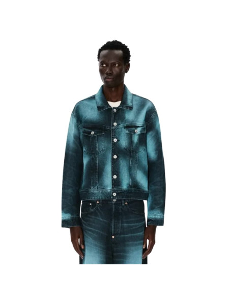 Veste Trucker Oversize 'KENZO Boke Heart' Glacier Homme Kenzo présentée portée de face｜Magasin Homme Toulouse