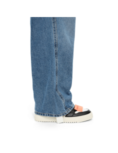 Sneakers Low Top 3.0 Off Court Noir & Blanc Homme Off White présenté porté de face｜Boutique Homme Toulouse