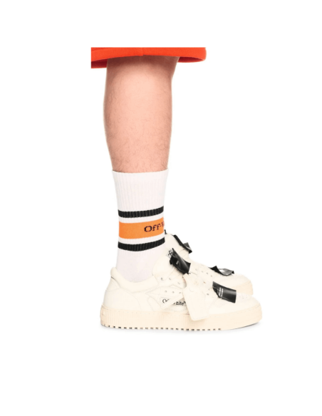 Sneakers Basses 3.0 Court Blanc & Noir Homme Off White présentées portées de face｜Magasin Homme Toulouse