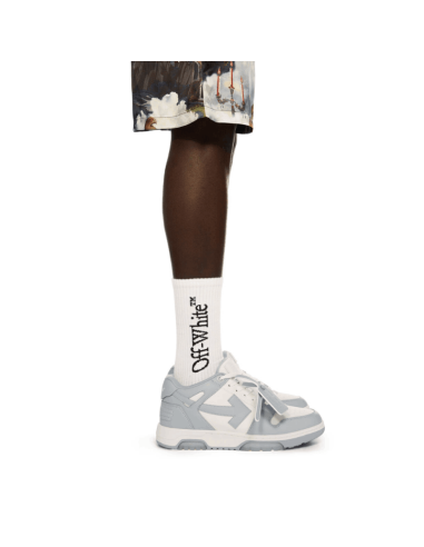 Sneakers Out Of Office Gris Homme Off White présentées portées de face｜Magasin Homme Toulouse