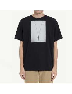 T-shirt clé MM6 Noir Homme MM6 présenté porté de face｜Boutique Homme Toulouse