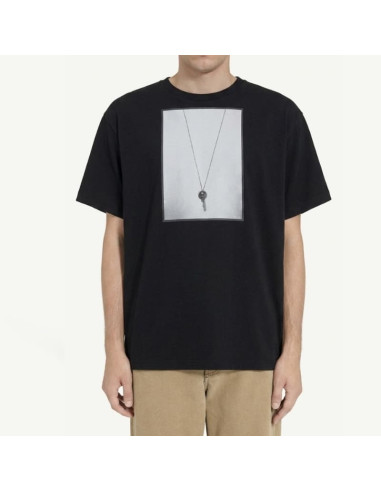 T-shirt clé MM6 Noir Homme MM6 présenté porté de face|Boutique Homme Toulouse T-shirt clé MM6 Noir Homme MM6 présenté porté de face|Boutique Homme Toulouse