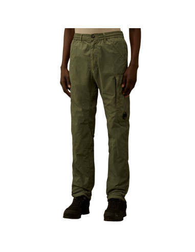 Pantalon Cargo Flatt Nylon Vert Homme Cp Company présenté porté de face｜Boutique Homme Toulouse