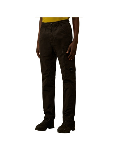 Pantalon Cargo Flatt Nylon Noir Homme Cp Company présenté porté de face｜Boutique Homme Toulouse