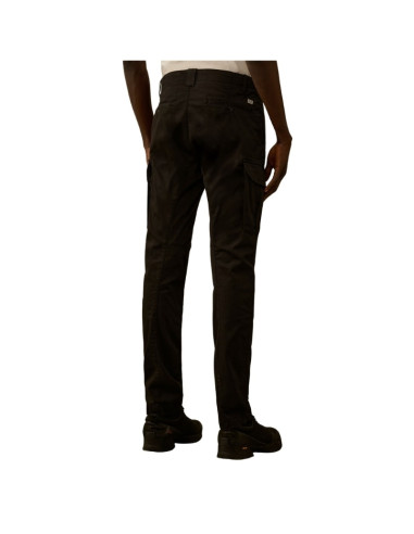Pantalon cargo Stretch Sateen Ergonomic Lens Noir Homme Cp Company présenté porté de dos｜Boutique Homme Toulouse