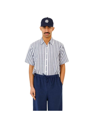 La Chemise "Seseh" Mc Cotton Yarn Denim Bleu & Blanc Homme Last Call For présentée portée de face|Magasin Homme Toulouse La Chemise "Seseh" Mc Cotton Yarn Denim Bleu & Blanc Homme Last Call For présentée portée de face|Magasin Homme Toulouse