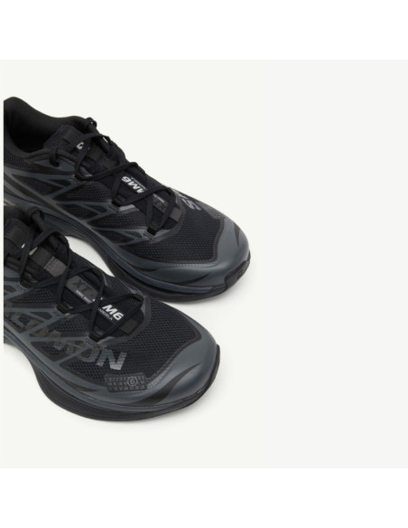 Sneakers Mm6 X Salomon Xt Noir Homme Mm6 zoom sur le logo ｜Magasin Homme Toulouse