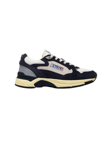 Sneaker Hyperway En Mesh Et En Daim Space Et Argent Autry présentées portées de profil|Magasin Homme Toulouse Sneaker Hyperway En Mesh Et En Daim Space Et Argent Autry présentées portées de profil|Magasin Homme Toulouse