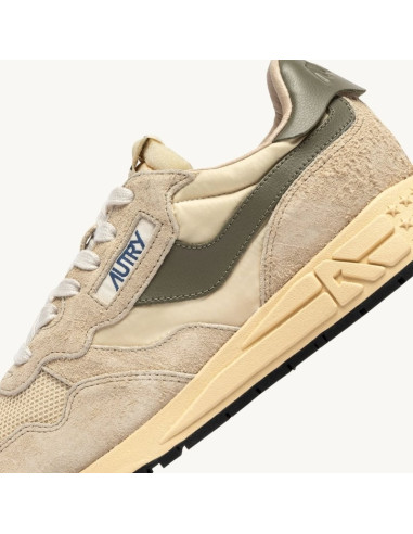 Sneakers Reelwind Low En Nylon Daim Ecru Covert Green Autry zoom sur le logo|Magasin Homme Toulouse Sneakers Reelwind Low En Nylon Daim Ecru Covert Green Autry zoom sur le logo|Magasin Homme Toulouse