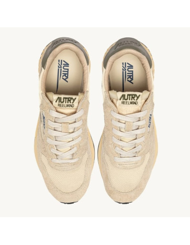 Sneakers Reelwind Low En Nylon Daim Ecru Covert Green Autry présentées portées de haut|Magasin Homme Toulouse Sneakers Reelwind Low En Nylon Daim Ecru Covert Green Autry présentées portées de haut|Magasin Homme Toulouse