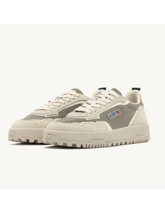 Sneakers Wildpace Low En Cordura Et Daim Elm Et Blanc Homme Autry présentées portées de face｜Magasin Homme Toulouse