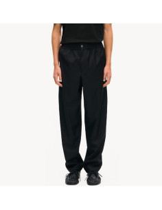 Pantalon De Jogging Cargo En Laine Vierge Noir Homme Kenzo présenté porté de face｜Boutique Homme Toulouse