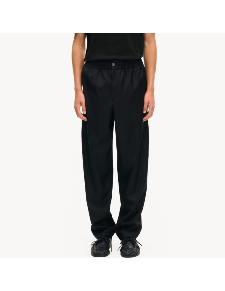 Pantalon De Jogging Cargo En Laine Vierge Noir Homme Kenzo présenté porté de face｜Boutique Homme Toulouse