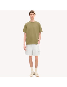 T-shirt Brodé 'KENZO Signature' En Coton Kaki Homme Kenzo présenté porté de face｜Boutique Homme Toulouse