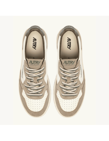 Baskets Medalist Low En Cuir Et Daim Covert Green Et Licorice Homme Autry présentée portée de haut｜Magasin Homme Toulouse