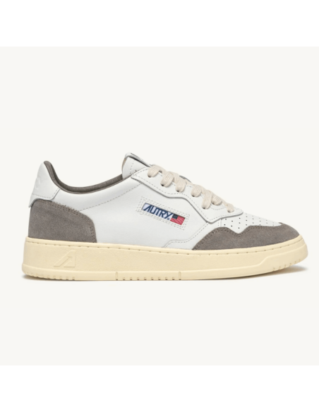 Basket Medalist Low En Cuir Blanc Et Daim Ciment Homme Autry présentée de profil｜Magasin Homme Toulouse