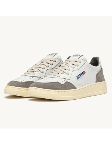 Basket Medalist Low En Cuir Blanc Et Daim Ciment Homme Autry présentée de face|Magasin Homme Toulouse Basket Medalist Low En Cuir Blanc Et Daim Ciment Homme Autry présentée de face|Magasin Homme Toulouse