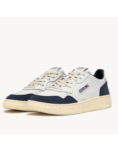 Basket Medalist Low En Cuir Blanc Et Daim Denim Homme Autry présentée de profil｜Magasin Homme Toulouse 2