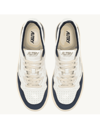 Basket Medalist Low En Cuir Blanc Et Daim Denim Homme Autry présentée de haut|Magasin Homme Toulouse Basket Medalist Low En Cuir Blanc Et Daim Denim Homme Autry présentée de haut|Magasin Homme Toulouse