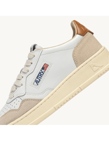Basket Medalist Low En Daim Et Cuir Blanc Et Lion Homme Autry zoom logo|Magasin Homme Toulouse Basket Medalist Low En Daim Et Cuir Blanc Et Lion Homme Autry zoom logo|Magasin Homme Toulouse